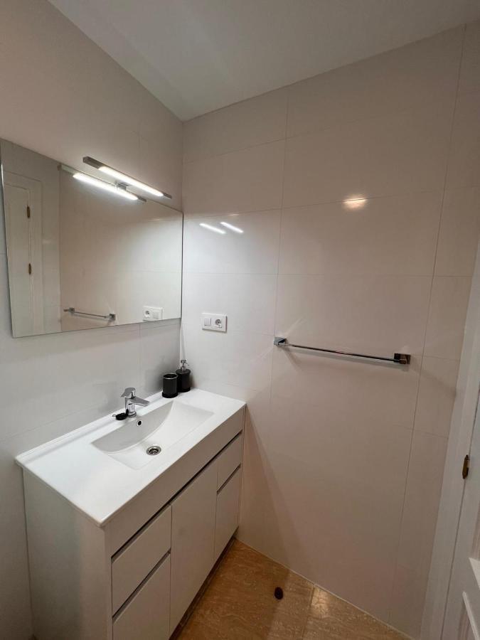 Torremolinos Centro - Beautiful , Newly Renovated 2 Bedroom Apartment Екстериор снимка